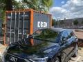 Kleine opslagcontainer op de gracht in Amsterdam | CBOX Containers
