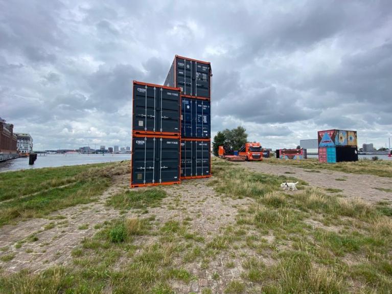 Opbouw openluchtbioscoop met containers | CBOX Containers