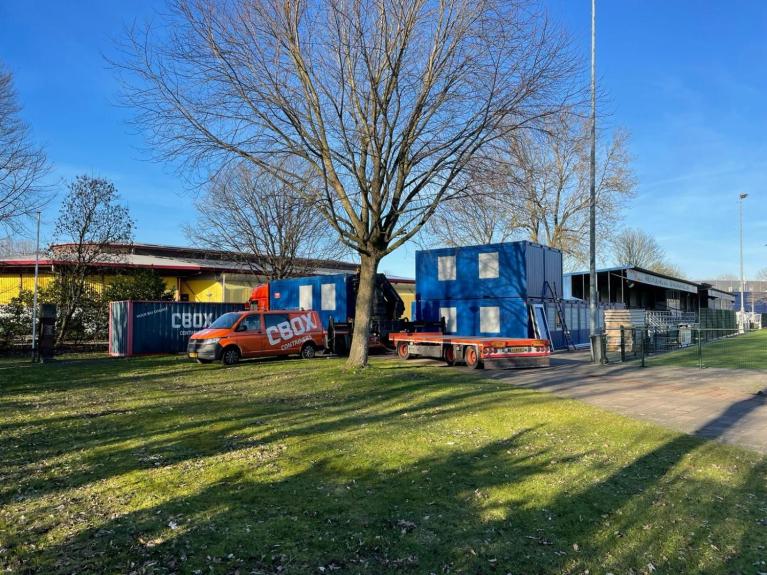 Clubhuis in opbouw | AFC DWS | CBOX Containers