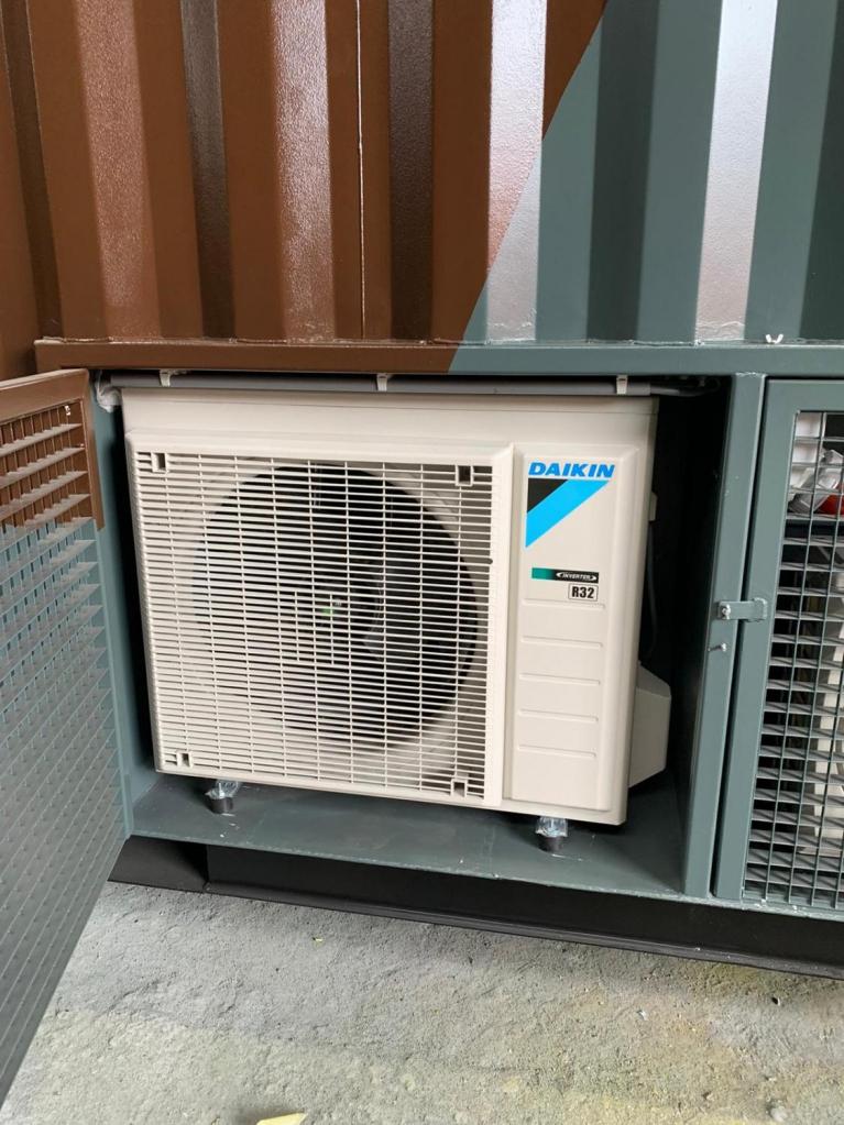 Airco in kantoor container | CBOX Containers